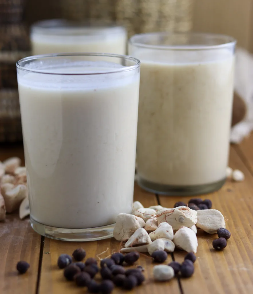 making baobab juice 