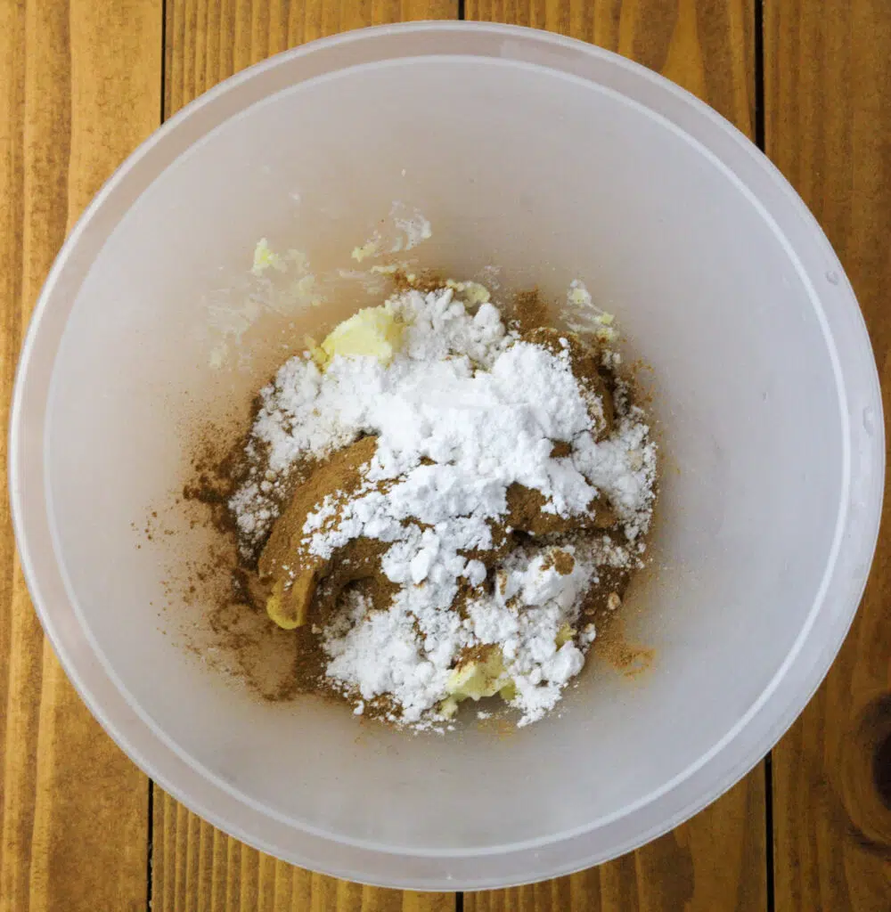 how to prepare the filling with sugar, butter and cinnamon 